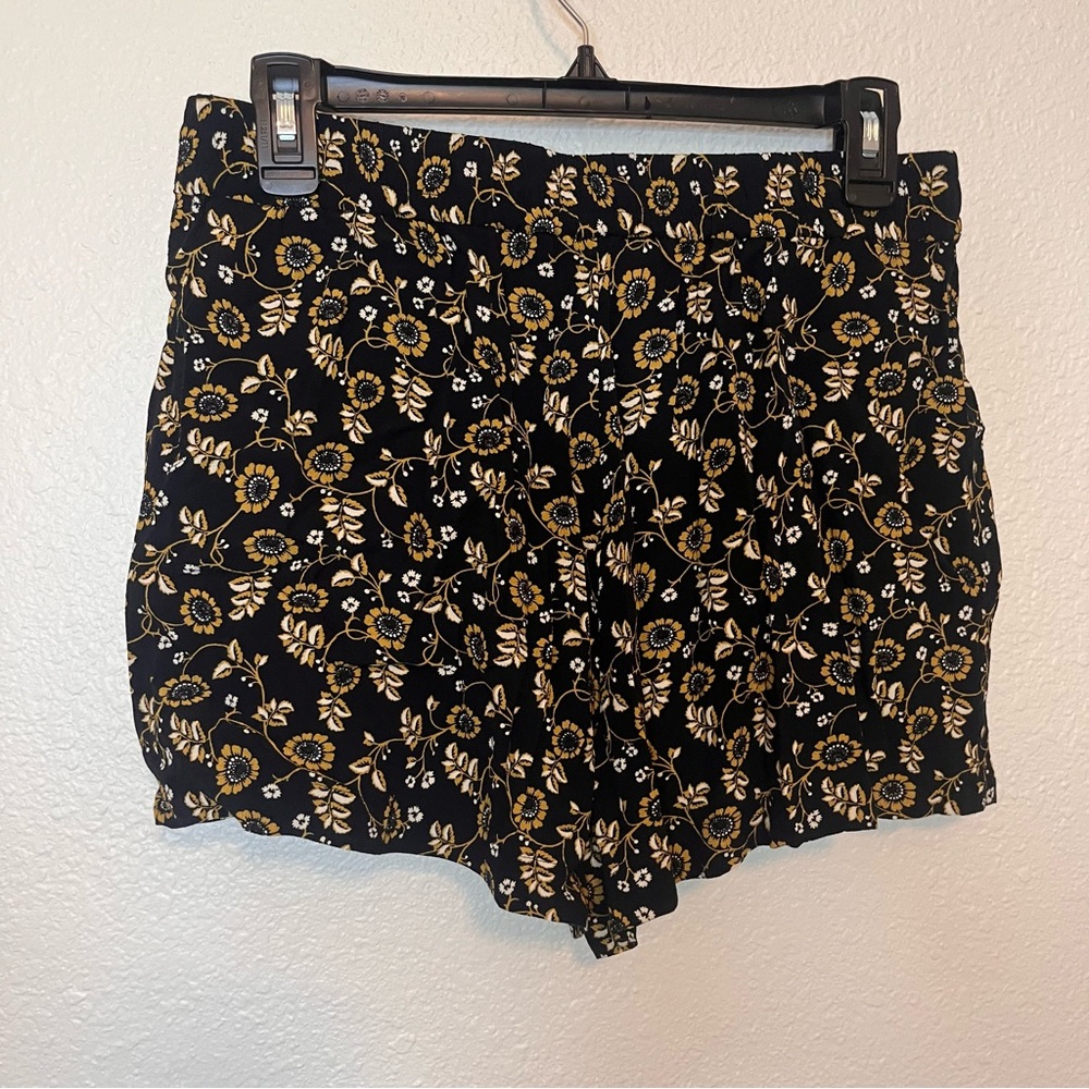Treasure and Bond Floral Black and Yellow Women's Shorts Size S